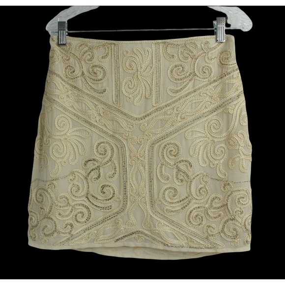 Verty Women's Size Large Embroidered Yellow Mini Skirt - Picture 3 of 10